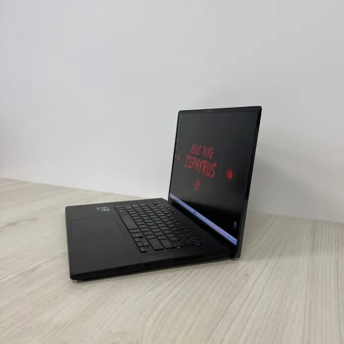Ігровий ноутбук Asus ROG Zephyrus M16 GU604VY / 16" (2560x1600) IPS / Intel Core i9-13900H (14 (20) ядер по 2,6 - 5,4 ГГц) / 32 ГБ DDR5 / 2000 ГБ SSD NVMe / nVidia GeForce RTX 4090, 16 ГБ GDDR6, 256-біт / WebCam б/в - зображення 5
