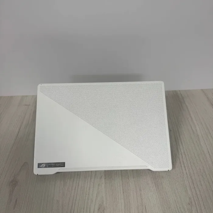 Ігровий ультрабук Б-класу Asus ROG Zephyrus G14 GA401IV / 14" (1920x1080) IPS / AMD Ryzen 9 4900HS (8 (16) ядер по 3,0 - 4,3 ГГц) / 16 ГБ DDR4 / 512 ГБ SSD NVMe / nVidia GeForce RTX 2060 Max-Q, 6 ГБ GDDR6, 192-біт б/в - изображение 8