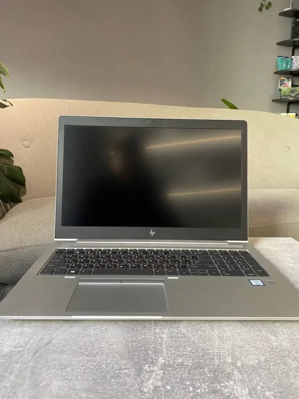 Ультрабук HP EliteBook 850 G6 / 15.6" (1920x1080) TN / Intel Core i5-8365U (4 (8) ядра по 1.6 - 4.1 GHz) / 16 GB DDR4 / 256 GB SSD M.2 / Intel UHD Graphics / WebCam / Win 10 б/в - зображення 2