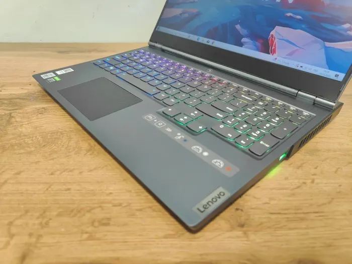 Ігровий ноутбук Б-клас Lenovo Legion 7 15IMH05H / 15.6" (1920x1080) IPS / Intel Core i7-10750H (6 (12) ядер по 2.6 - 5.0 GHz) / 32 GB DDR4 / 1000 GB SSD / nVidia GeForce RTX 2080 Super Max-Q, 8 GB GDDR6, 256-bit / WebCam / Windows 10 Home б/в - зображення 9