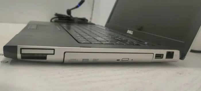 Ноутбук Dell Vostro 3500 / 15.6" (1366x768) TN / Intel Core i5-520M (2 (4) ядра по 2.4 - 2.93 GHz) / 8 GB DDR3 / 500 GB HDD / nVidia GeForce 310M, 512 MB DDR3, 64-bit / WebCam / АКБ не тримає б/в - зображення 5