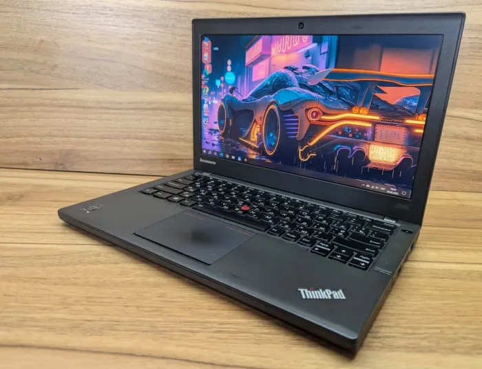 Нетбук Lenovo ThinkPad x240 / 12.5" (1366x768) TN / Intel Core i7-4600U (2 (4) ядра по 2.1 - 3.3 GHz) / 8 GB DDR3 / 240 GB SSD / Intel HD Graphics 4400 / WebCam / Fingerprint / Windows 10 б/в - зображення 5