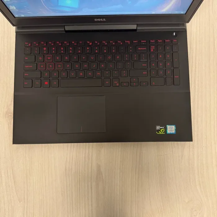 Ігровий ноутбук Б-клас Dell Inspiron 15 Gaming 7567 / 15.6" (1920x1080) TN / Intel Core i5-7300HQ (4 ядра по 2.5 - 3.5 GHz) / 8 GB DDR4 / 256 GB SSD M.2 / nVidia GeForce GTX 1050, 4 GB GDDR5, 128-bit / WebCam б/в - зображення 7