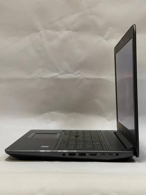 Мобільна робоча станція Б-клас HP ZBook 15 G4 / 15.6" (1920x1080) TN / Intel Core i7-7820HQ (4 (8) ядра по 2.9 - 3.9 GHz) / 32 GB DDR4 / 512 GB SSD + 500 GB HDD / nVidia Quadro M2200, 4 GB GDDR5, 128-bit / WebCam б/в - зображення 6