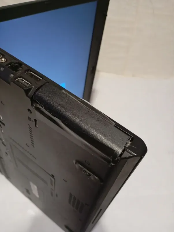 Ноутбук Б-клас Lenovo ThinkPad T420 / 14" (1366x768) TN / Intel Core i5-2410M (2 (4) ядра по 2.3 - 2.9 GHz) / 8 GB DDR3 / 160 GB HDD / nVidia NVS 4200M, 1 GB DDR3, 64-bit / WebCam б/в - зображення 9