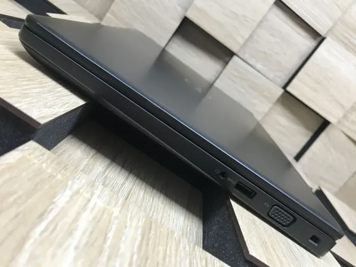 Ноутбук Б-клас Dell Latitude 5490 / 14" (1920x1080) IPS / Intel Core i5-7300U (2 (4) ядра по 2.6 - 3.5 GHz) / 8 GB DDR4 / 256 GB SSD M.2 / Intel HD Graphics 620 / WebCam / USB 3.1 / HDMI / Windows 10 б/в - зображення 6