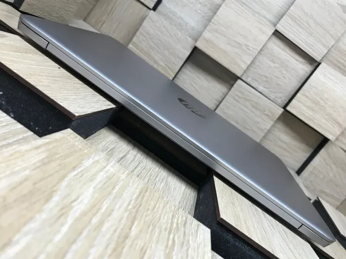 Ультрабук Б-клас HP EliteBook Folio 1040 G3 / 14" (1920x1080) IPS / Intel Core i7-6600U (2 (4) ядра по 2.6 - 3.4 GHz) / 8 GB DDR4 / 256 GB SSD M.2 / Intel HD Graphics 520 / HDMI б/в - зображення 7