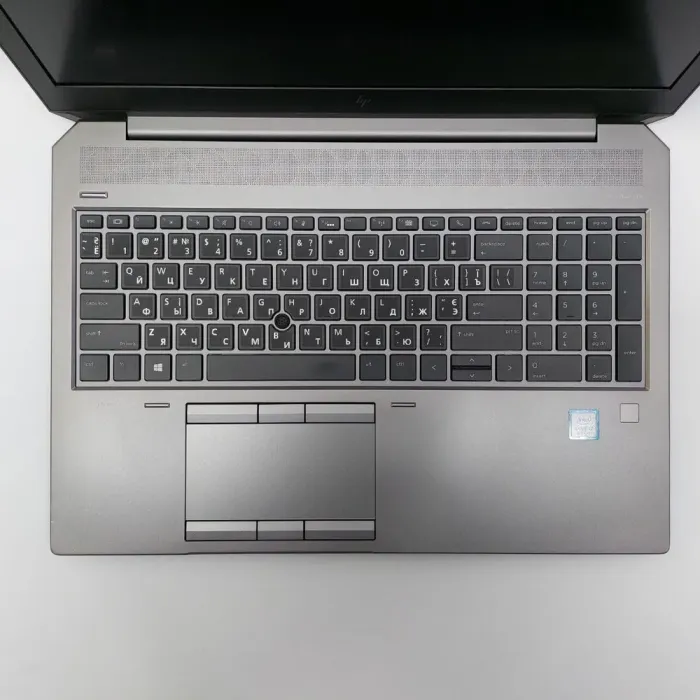 Мобільна робоча станція HP ZBook 15 G6 / 15.6" (1920x1080) IPS / Intel Core i7-9850H (6 (12) ядер по 2.6 - 4.6 GHz) / 32 GB DDR4 / 512 GB SSD / nVidia Quadro T1000, 4 GB GDDR5, 128-bit / WebCam б/в - зображення 3