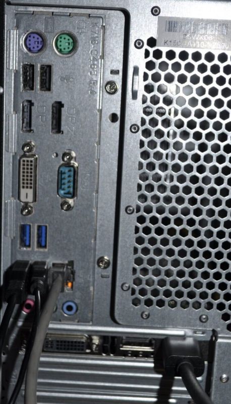 Комп'ютер Fujitsu Esprimo P756 E90 Tower / Intel Core i5-6500 (4 ядра по 3,2 - 3,6 ГГц) / 16 ГБ DDR4 / 256 ГБ SSD M.2 + 250 ГБ HDD / nVidia Quadro K4000, 3 ГБ GDDR5, 192-біт / DVD-ROM / Windows 11 Pro б/в - зображення 5