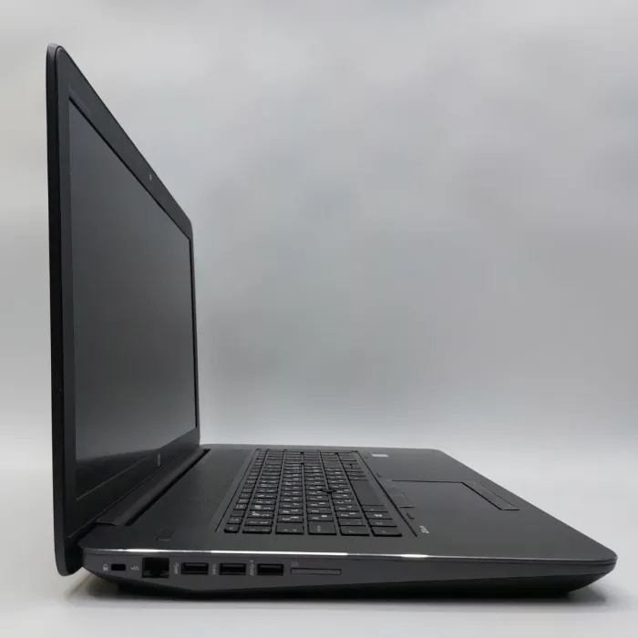 Мобільна робоча станція HP ZBook 17 G3 / 17.3" (1920x1080) IPS / Intel Xeon E3-1535M v5 (4 (8) ядра по 2.9 - 3.8 GHz) / 32 GB DDR4 / 512 GB SSD M.2 / nVidia Quadro M4000M, 4 GB GDDR5, 256-bit / WebCam б/в - зображення 4