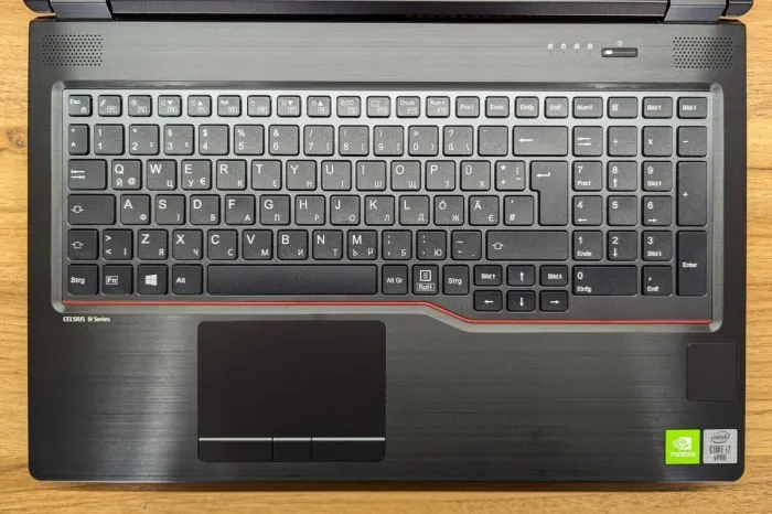 Ноутбук Fujitsu Celsius H7510 / 15.6" (1920x1080) IPS / Intel Core i7-10850H (6 (12) ядер по 2.7 - 5.1 GHz) / 64 GB DDR4 / 512 GB SSD + 512 GB SSD / nVidia Quadro T1000, 4 GB GDDR6, 128-bit / WebCam / Windows 10 б/в - зображення 3