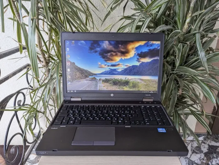 Ноутбук HP ProBook 6570b / 15.6" (1366x768) TN / Intel Core i3-3120M (2 (4) ядра по 2.5 GHz) / 8 GB DDR3 / 128 GB SSD / Intel HD Graphics 4000 / WebCam / DVD-ROM б/в - зображення 2