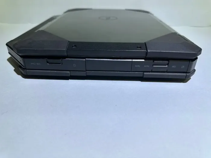 Захищений ноутбук Dell Latitude 5414 Rugged / 14" (1920x1080) IPS Touch / Intel Core i5-6300U (2 (4) ядра по 2.4 - 3.0 GHz) / 8 GB DDR4 / 256 GB SSD / Intel HD Graphics 520 / WebCam б/в - зображення 5