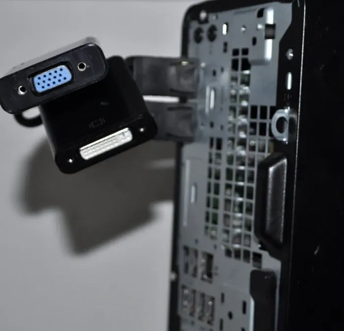 Комп'ютер HP EliteDesk 800 G3 SFF / Intel Core i5-6500 (4 ядра по 3.2 - 3.6 GHz) / 16 GB DDR4 / 500 GB SSD NEW / Intel HD Graphics 530 / DisplayPort / Windows 11 Pro + Перехідник з DisplayPort на (VGA, DVI на вибір) у комплекті б/в - зображення 5