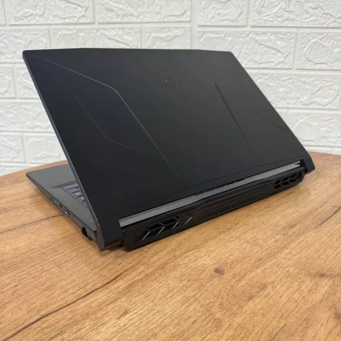 Ігровий ноутбук Б-клас MSI Pulse 15 B13VGK / 15.6" (1920x1080) IPS / Intel Core i7-13700H (14 (20) ядер по 2.4 - 5.0 GHz) / 32 GB DDR5 / 1000 GB SSD / nVidia GeForce RTX 4070, 8 GB GDDR6, 128-bit / WebCam б/в - зображення 6