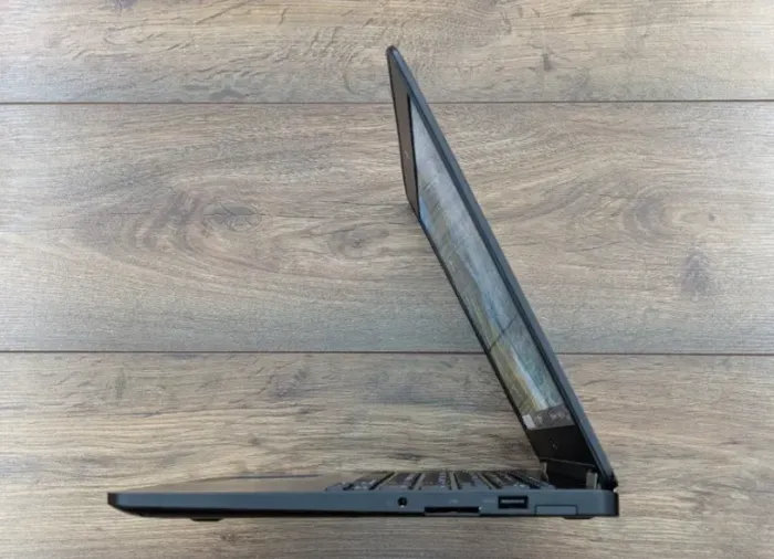 Ультрабук Dell Latitude E7470 / 14" (1920x1080) IPS / Intel Core i5-6300U (2 (4) ядра по 2.4 - 3.0 GHz) / 16 GB DDR4 / 256 GB SSD / Intel HD Graphics 520 / WebCam б/в - зображення 5