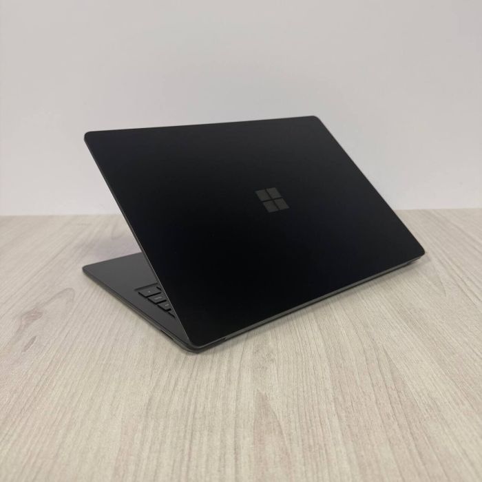 Ультрабук Microsoft Surface Laptop 4 2021 / 13.5" (2256x1504) IPS Touch / Intel Core i7-1185G7 (4 (8) ядра по 3.0 - 4.8 GHz) / 16 GB DDR4 / 256 GB SSD / Intel Iris Xe Graphics / WebCam б/в - зображення 6