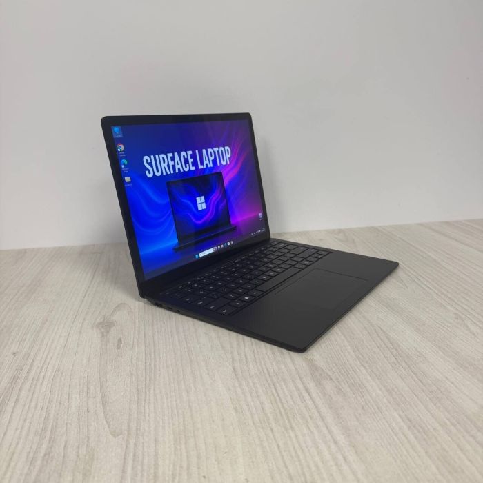 Ультрабук Microsoft Surface Laptop 4 2021 / 13.5" (2256x1504) IPS Touch / Intel Core i7-1185G7 (4 (8) ядра по 3.0 - 4.8 GHz) / 16 GB DDR4 / 256 GB SSD / Intel Iris Xe Graphics / WebCam б/в - зображення 4