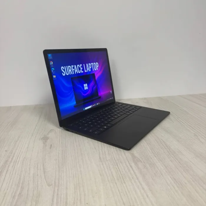 Ультрабук Microsoft Surface Laptop 4 2021 / 13.5" (2256x1504) IPS Touch / Intel Core i7-1185G7 (4 (8) ядра по 3.0 - 4.8 GHz) / 16 GB DDR4 / 256 GB SSD / Intel Iris Xe Graphics / WebCam б/в - зображення 4