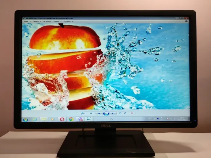 Монітор Dell Professional P2213t / 22" (1680x1050) TN LED / DisplayPort, VGA, DVI, 2x USB 2.0 б/в - зображення 2