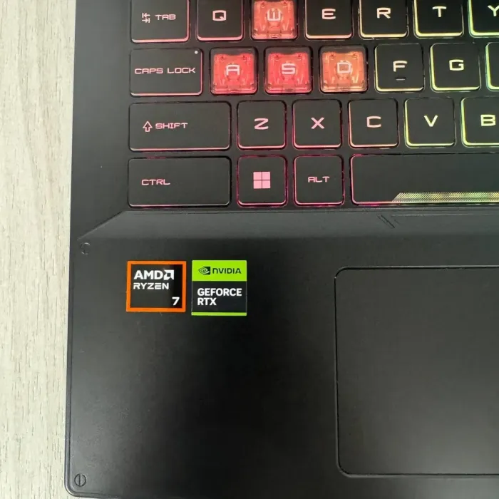 Ігровий ноутбук MSI Katana A15 AI B8VF / 15,6" (1920x1080) IPS / AMD Ryzen 7 8845HS (8 (16) ядер по 3,8 - 5,1 ГГц) / 32 ГБ DDR5 / 1000 ГБ SSD / nVidia GeForce RTX 4060, 8 ГБ GDDR6, 128-біт / Веб-камера б/в - зображення 8