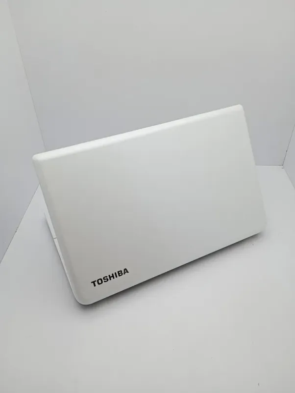 Ноутбук Toshiba C55 / 15.6" (1366x768) TN / Intel Core i5-3230M (2 (4) ядра по 2.6 - 3.2 GHz) / 6 GB DDR3 / 500 GB HDD / Intel HD Graphics 3000 / WebCam б/в - зображення 8