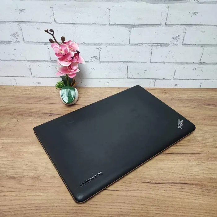 Ноутбук Lenovo ThinkPad E540 / 15.6" (1366x768) TN / Intel Core i3-4000M (2 (4) ядра по 2.4 GHz) / 8 GB DDR3 / 128 GB SSD / Intel HD Graphics 4600 / WebCam / DVD-ROM / HDMI б/в - зображення 5