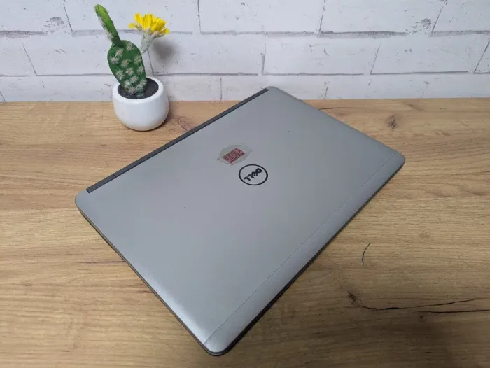 Ноутбук Б-клас Dell Latitude E7440 / 14" (1366x768) TN / Intel Core i5-4300U (2 (4) ядра по 1.9 - 2.9 GHz) / 8 GB DDR3 / 128 GB SSD / Intel HD Graphics 4400 / WebCam б/в - зображення 3