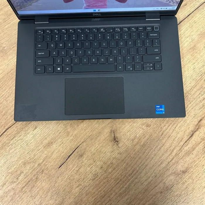 Ультрабук Б-клас Dell Latitude 7520 / 15.6" (1920x1080) IPS / Intel Core i5-1135G7 (4 (8) ядра по 2.4 - 4.2 GHz) / 8 GB DDR4 / 256 GB SSD / Intel Iris Xe Graphics / WebCam б/в - зображення 7