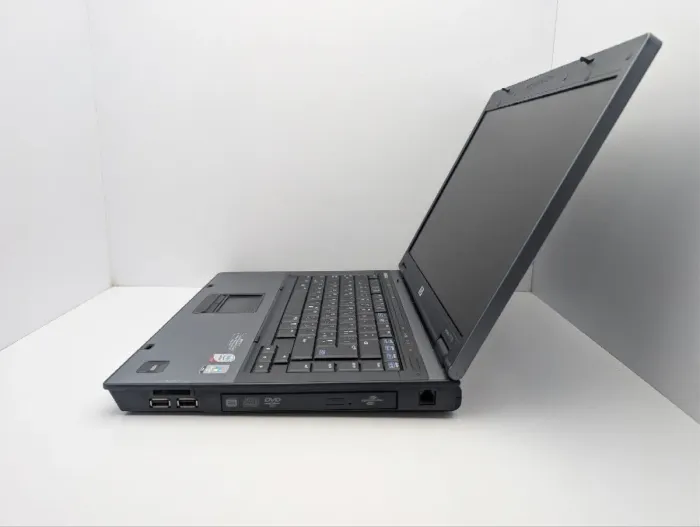 Ноутбук HP Compaq 6710b / 15.4" (1280x800) TN / Intel Core 2 Duo T8100 (2 ядра по 2.1 GHz) / 4 GB DDR2 / 160 GB HDD / Intel Graphics / DVD-ROM б/в - зображення 5
