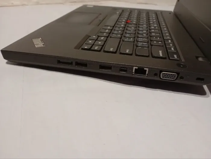 Ноутбук Б-клас Lenovo ThinkPad L470 / 14" (1366x768) TN / Intel Core i5-6200U (2 (4) ядра по 2.3 - 2.8 GHz) / 8 GB DDR4 / 256 GB SSD / Intel HD Graphics 520 / WebCam б/в - зображення 6