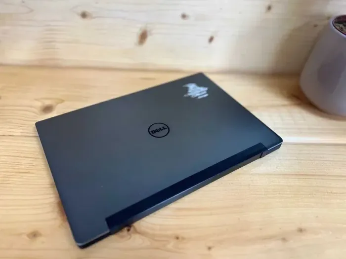 Ультрабук Dell Latitude 7370 / 13.3" (1920x1080) IPS / Intel Core m5-6Y57 (2 (4) ядра по 1.1 - 2.8 GHz) / 8 GB DDR3 / 256 GB SSD / Intel HD Graphics 515 / WebCam / Windows 10 Pro б/в - зображення 6