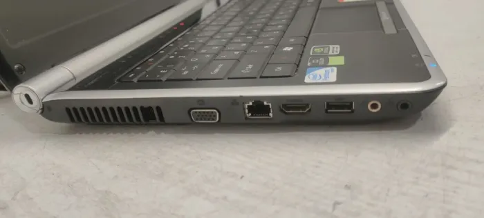 Ноутбук Б-клас Packard Bell F2365 / 14" TN / Pentium T4300 (2 ядра по 2.1GHz) / 4GB DDR3 / 120GB SSD / GeForce G105M, 512MB GDDR3, 64bit / DVD-ROM б/в - зображення 4