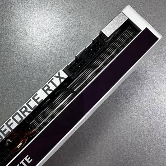 Дискретна відеокарта Gigabyte GeForce RTX 3070 Ti Vision OC 8G, 8 GB GDDR6X, 256-bit / 2x HDMI, 2x DisplayPort / Коробка / (GV-N307TVISION OC-8GD) б/в - зображення 4