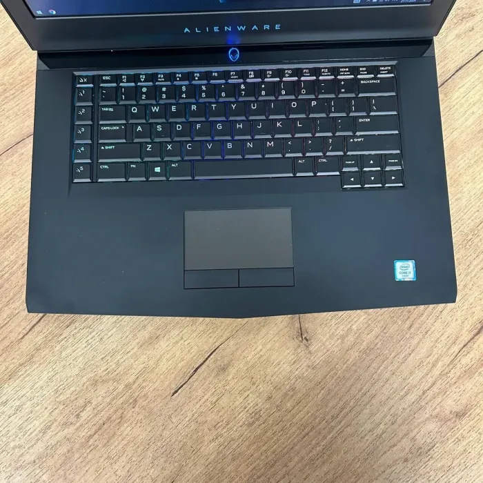 Ігровий ноутбук Dell Alienware 15 R3 / 15.6" (1920x1080) IPS / Intel Core i7-6700HQ (4 (8) ядра по 2.6 - 3.5 GHz) / 16 GB DDR4 / 128 GB SSD NVMe + 1000 GB HDD / nVidia GeForce GTX 1060, 6 GB GDDR5, 192-bit / WebCam б/в - зображення 7