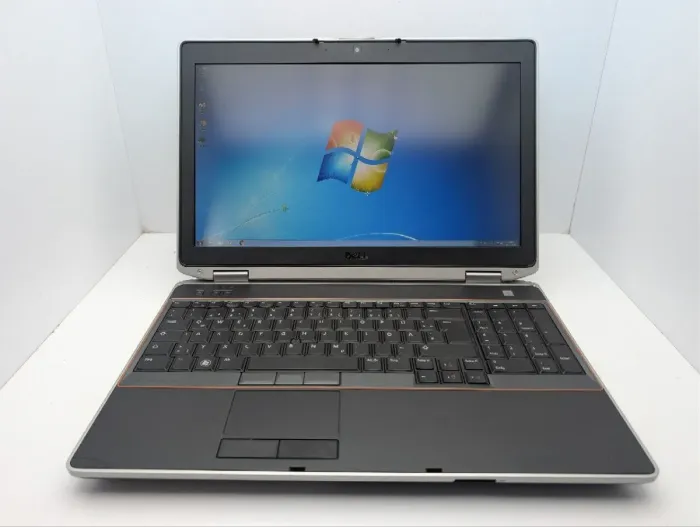 Ноутбук Б-клас Dell Latitude E6520 / 15.6" (1920x1080) IPS / Intel Core i7-2760QM (4 (8) ядра по 2.4 - 3.5 GHz) / 8 GB DDR3 / 1000 GB HDD / nVidia NVS 4200M, 512 MB GDDR3, 64-bit / WebCam б/в - зображення 2