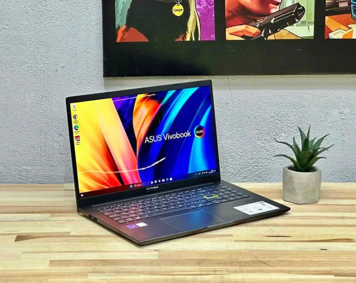 Ультрабук Asus VivoBook 15 K513E / 15.6" (1920x1080) IPS / Intel Core i5-1135G7 (4 (8) ядра по 2.4 - 4.2 GHz) / 16 GB DDR4 / 512 GB SSD / Intel Iris Xe Graphics / WebCam / Win 11 б/в - зображення 3