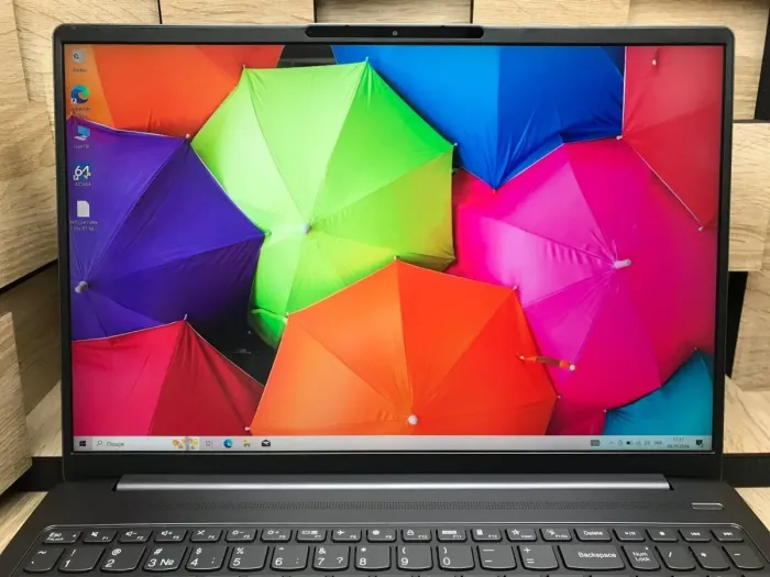 Ігровий ноутбук Б-клас Lenovo IdeaPad 5 Pro 16ARH7 / 16" (2560x1600) IPS / AMD Ryzen 7 6800HS (8 (16) ядер по 3.2 - 4.7 GHz) / 16 GB DDR5 / 256 GB SSD M.2 / nVidia GeForce RTX 3050, 4 GB GDDR6, 128-bit б/в - зображення 3