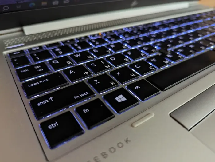 Ультрабук HP EliteBook 850 G6 / 15.6" (1920x1080) IPS / Intel Core i5-8365U (4 (8) ядра по 1.6 - 4.1 GHz) / 16 GB DDR4 / 512 GB SSD / Intel UHD Graphics / WebCam / Fingerprint / Windows 10 б/в - зображення 6