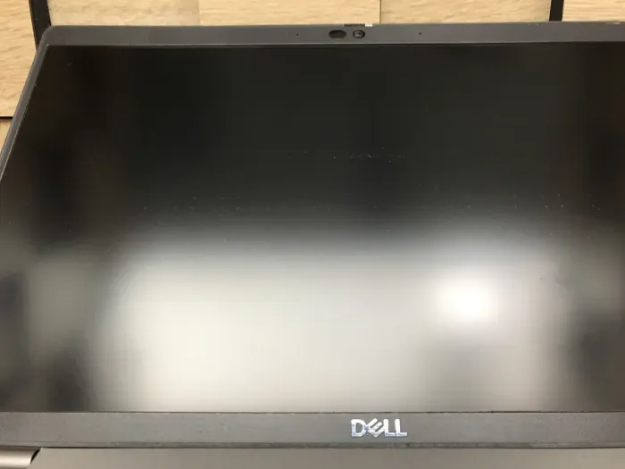 Ультрабук Б-клас Dell Latitude 5420 / 14" (1920x1080) IPS / Intel Core i5-1135G7 (4 (8) ядра по 4.2 GHz) / 8 GB DDR4 / 256 GB SSD M.2 / Intel Iris Xe Graphics / WebCam / USB 3.2 / Windows 10 б/в - зображення 4