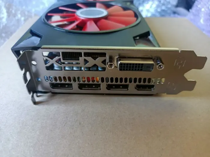 Дискретна відеокарта AMD Radeon RX 580, 8 GB GDDR5, 256-bit / 1x DVI, 1x HDMI, 3x DisplayPort б/в - зображення 2