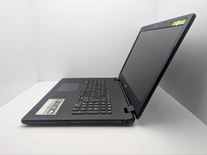 Ноутбук Acer Aspire ES1-731 / 17.3" (1600x900) TN / Intel Pentium N3700 (4 ядра по 1.6 - 2.4 GHz) / 8 GB DDR3 / 120 GB SSD / Intel HD Graphics / WebCam / DVD-ROM б/в - зображення 5