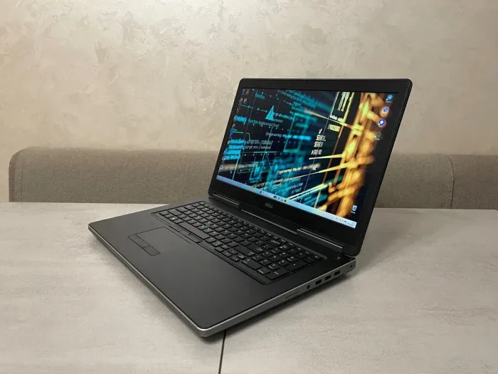 Мобільна робоча станція Dell Precision 7720 / 17,3" (1920x1080) IPS / Intel Core i7-6820HQ (4 (8) ядра по 2,7 - 3,6 ГГц) / 16 ГБ DDR4 / 256 ГБ SSD + 1000 ГБ HDD / nVidia Quadro P3000, 6 ГБ GDDR5, 192-біт / WebCam б/в - зображення 6