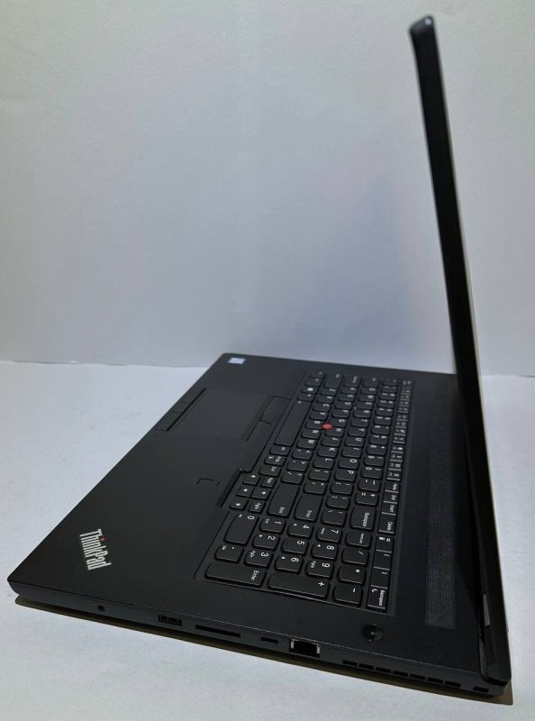 Мобільна робоча станція Б-клас Lenovo ThinkPad P73 / 17.3" (1920x1080) TN / Intel Core i7-9850H (6 (12) ядер по 2.6 - 4.6 GHz) / 32 GB DDR4 / 1000 GB SSD / nVidia Quadro RTX 4000, 8 GB GDDR6, 256-bit / WebCam / Win 11 Pro б/в - зображення 5