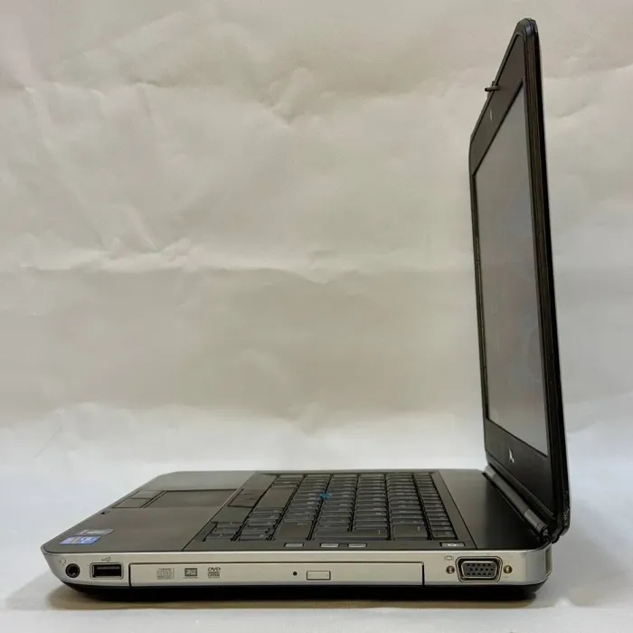 Ноутбук Dell Latitude E5430 / 14" (1366x768) TN / Intel Core i5-3320M (2 (4) ядра по 2.6 - 3.3 GHz) / 8 GB DDR3 / 320 GB HDD / Intel HD Graphics 4000 / WebCam / Windows 10 Pro б/в - зображення 5