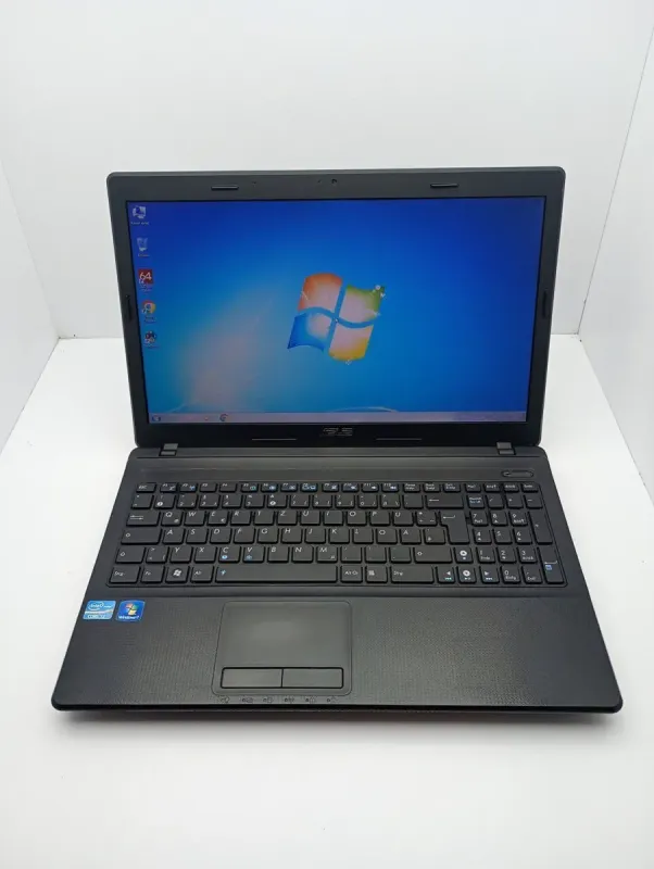 Ноутбук Asus K54 / 15.6" (1366x768) TN / Intel Core i3-2310M (2 (4) ядра по 2.1 GHz) / 6 GB DDR3 / 500 GB HDD / Intel HD Graphics 3000 / WebCam б/в - зображення 2