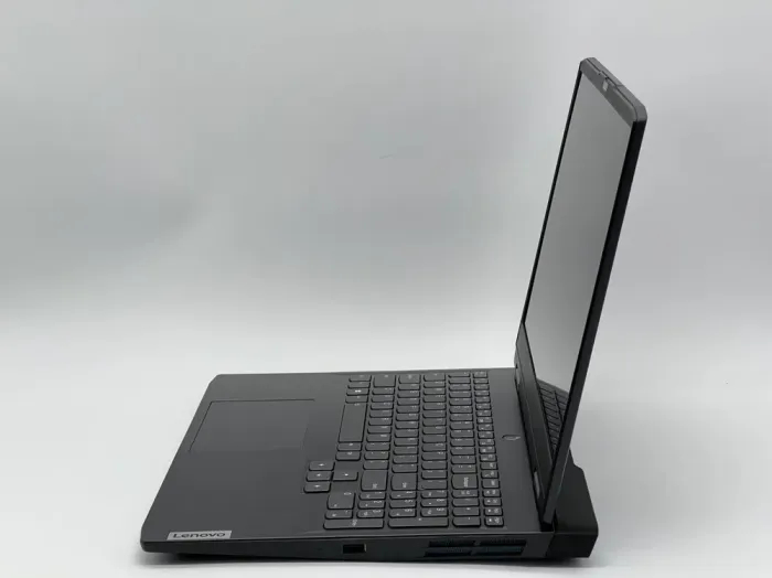 Ігровий ноутбук Lenovo IdeaPad Gaming 3 15IAH7 / 15.6" (1920x1080) IPS / Intel Core i5-12450H (8 (12) ядер по 1.5 - 4.4 GHz) / 16 GB DDR4 / 480 GB SSD / nVidia GeForce RTX 3050, 4 GB GDDR6, 128-bit / WebCam б/в - зображення 4