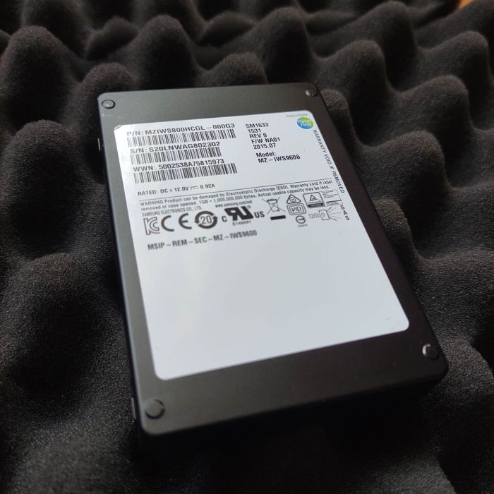 Твердотільний накопичувач SSD Samsung SM1633 / 2.5" / 800 GB / SAS 12G / 3 DWPD б/в - зображення 6