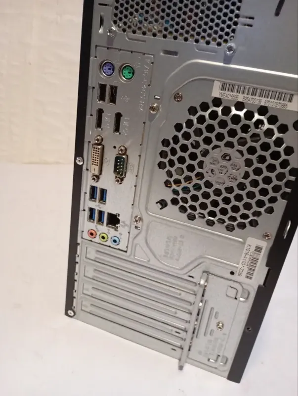 ПК Fujitsu Esprimo P556 E85+ Tower / Intel Core i5-6500 (4 ядра по 3.2 - 3.6 GHz) / 8 GB DDR4 / 256 GB SSD + 750 GB HDD / Intel HD Graphics 530 б/в - зображення 4