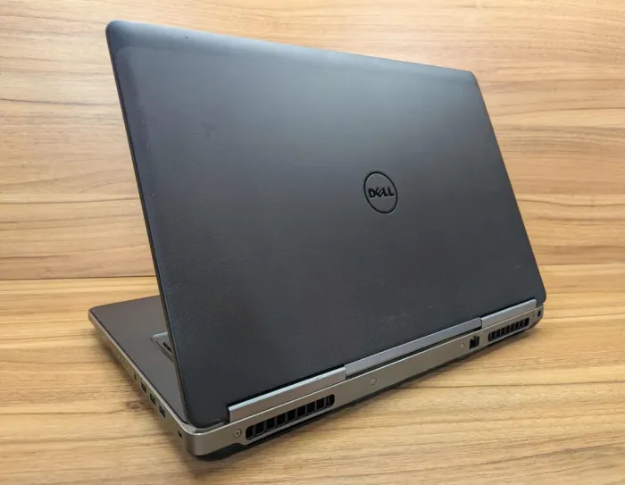 Мобільна робоча станція Dell Precision 7720 / 17.3" (1920x1080) IPS / Intel Core i7-7820HQ (4 (8) ядра по 2.9 - 3.9 GHz) / 32 GB DDR4 / 512 GB SSD / nVidia Quadro P4000, 8 GB GDDR5, 256-bit / HDMI / Windows 10 б/в - зображення 7
